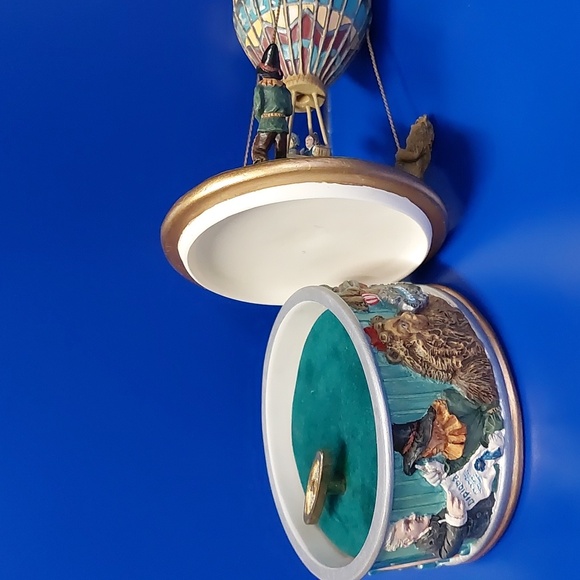 Ardleigh Elliott "Over The Rainbow" State Fair Carousel Music Box - Picture 4 of 9